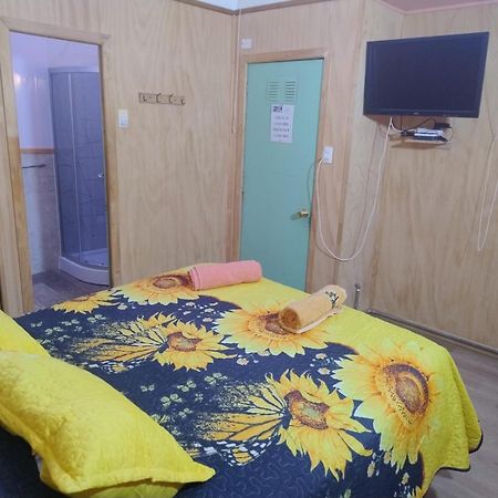 Hostal Y Residencial El Mundial بويرتو ناتالز المظهر الخارجي الصورة