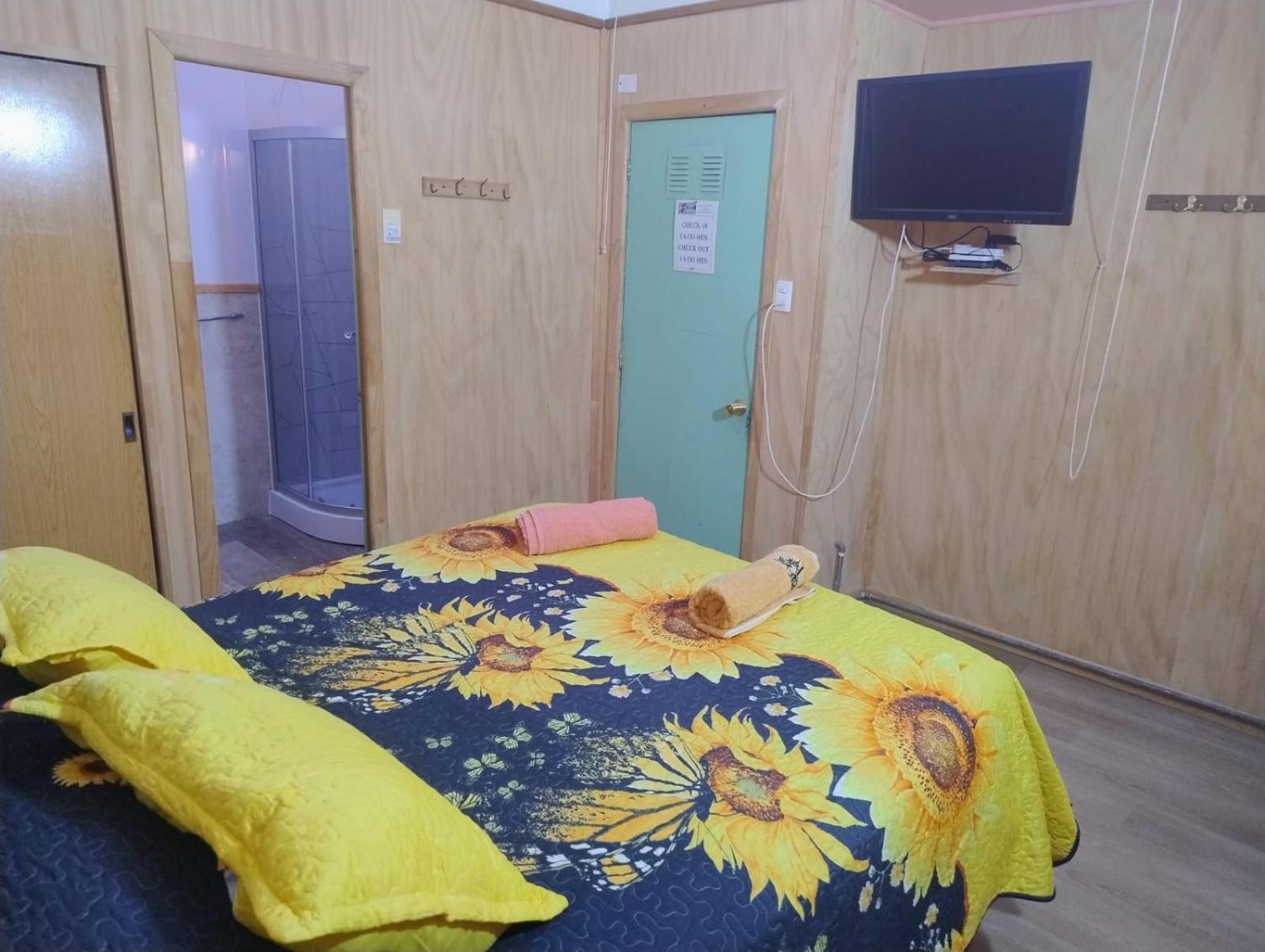 Hostal Y Residencial El Mundial بويرتو ناتالز المظهر الخارجي الصورة